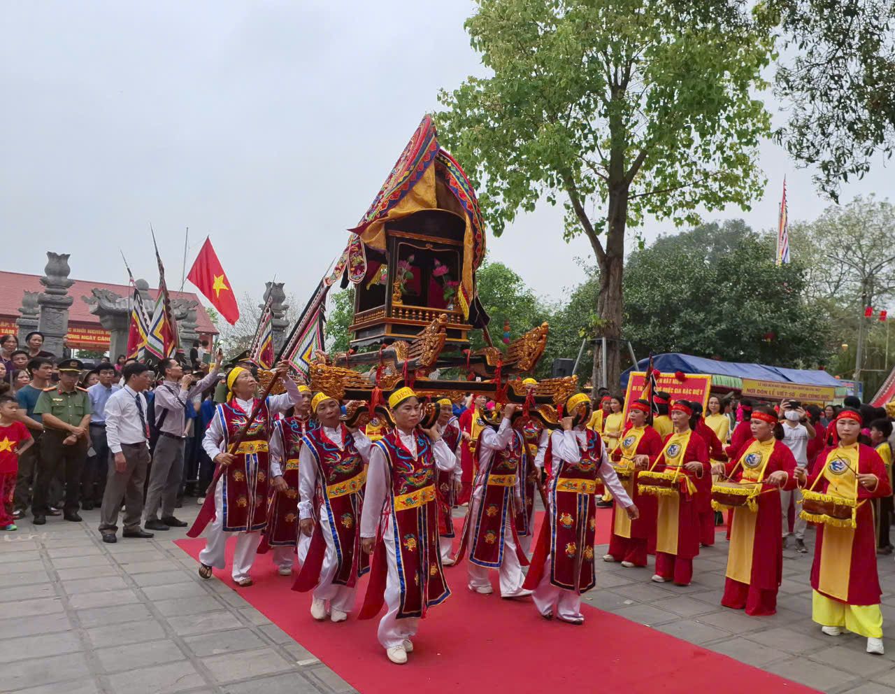 Hội đền Hát Môn