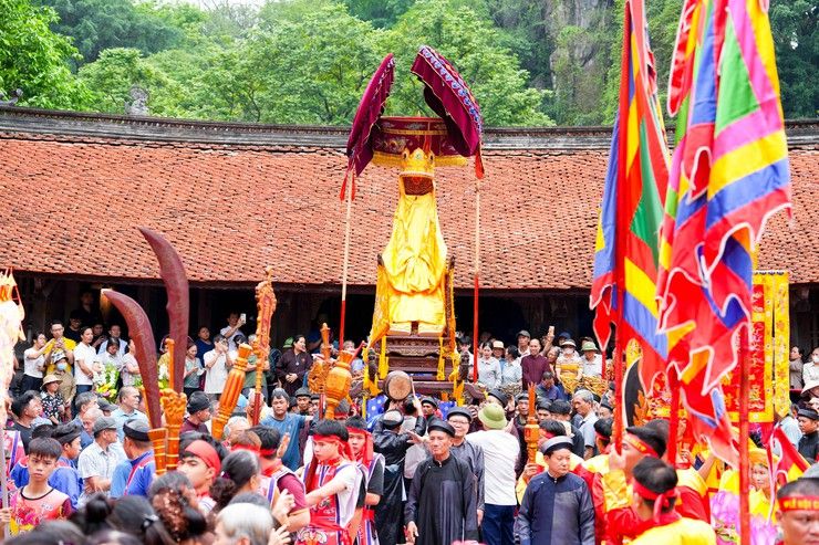 Hội chùa Thầy