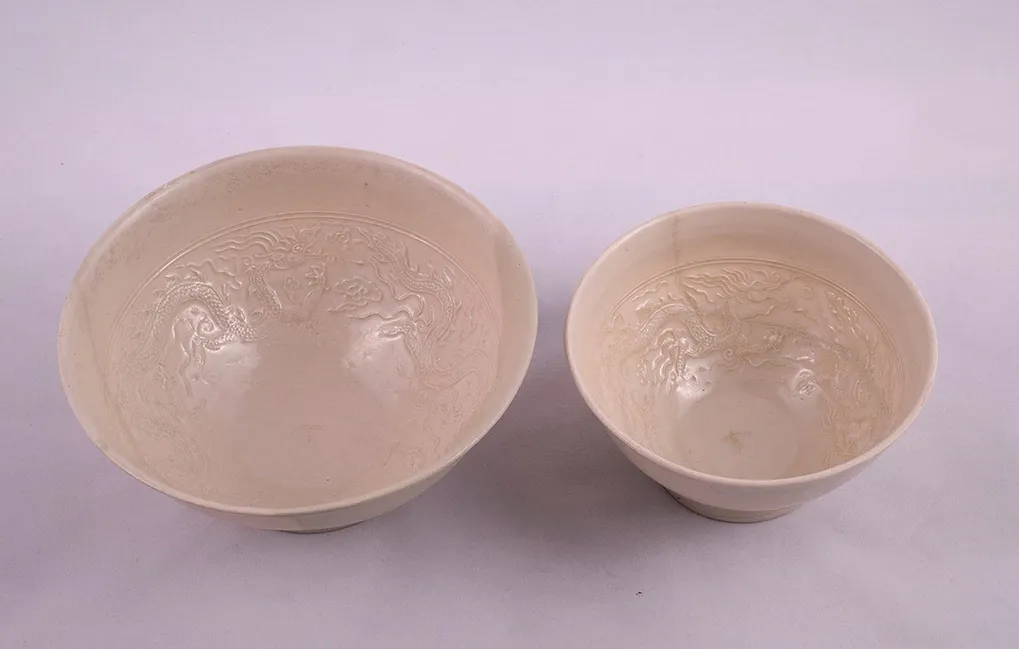 Hai bát sứ ngự dụng Hoàng thành Thăng Long