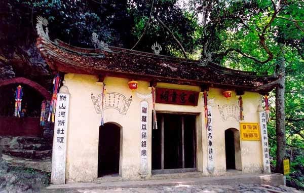 Bước qua Cửa Võng – chạm vào tầng sâu linh thiêng của Hương Sơn