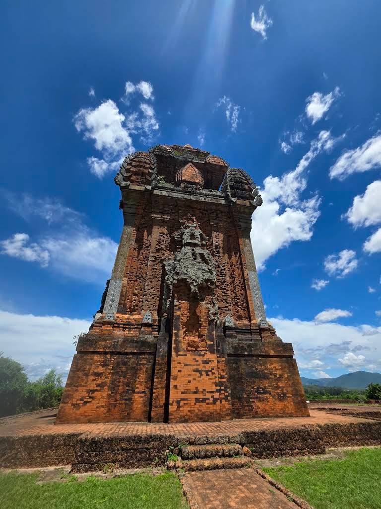 Tháp Cánh Tiên (tháp Đồng)