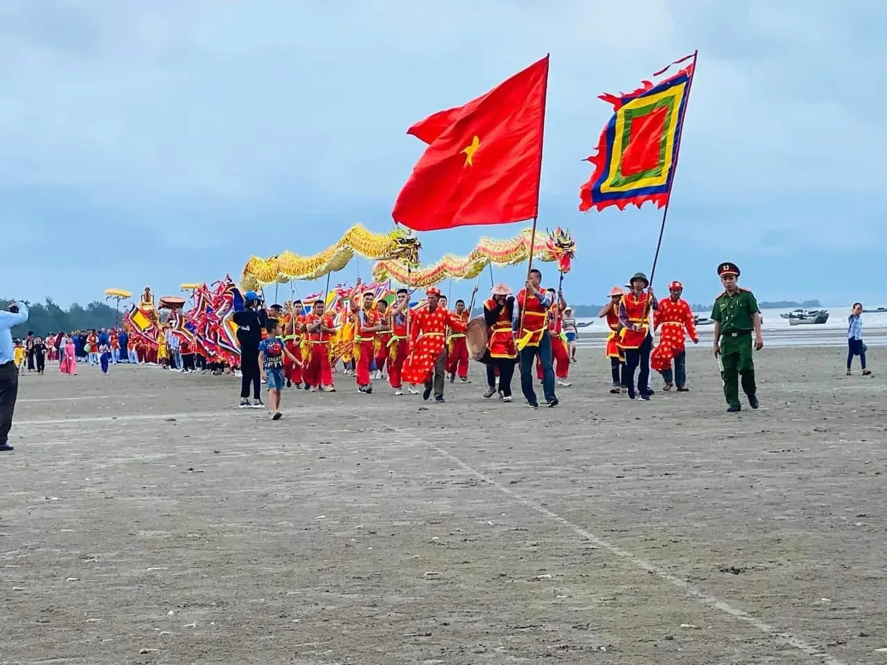 NÉT VĂN HÓA ĐỘC ĐÁO CỦA LỄ HỘI ĐÌNH TRÀ CỒ