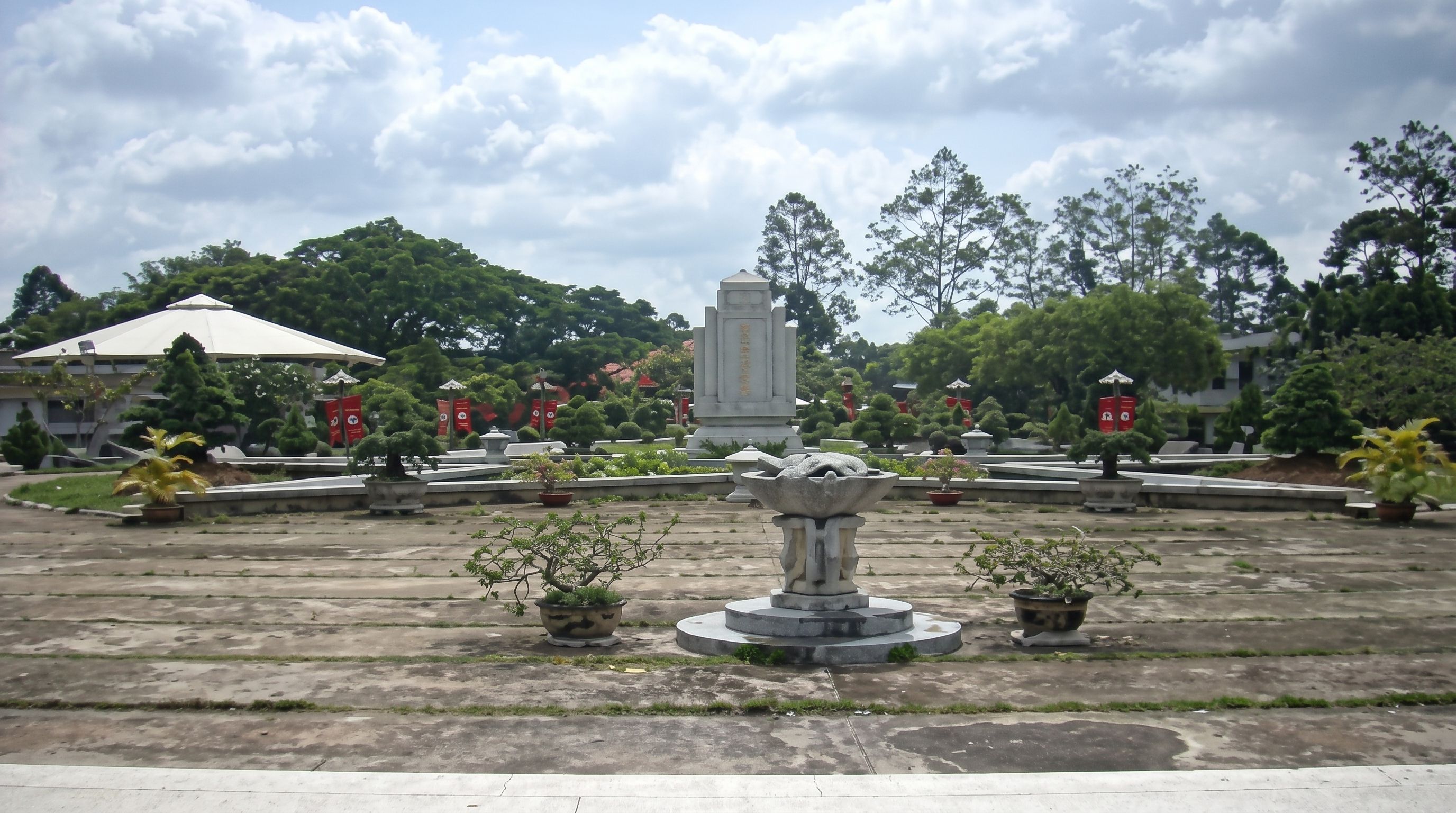 Bia Tưởng Niệm Vụ Thảm Sát Bình Thành