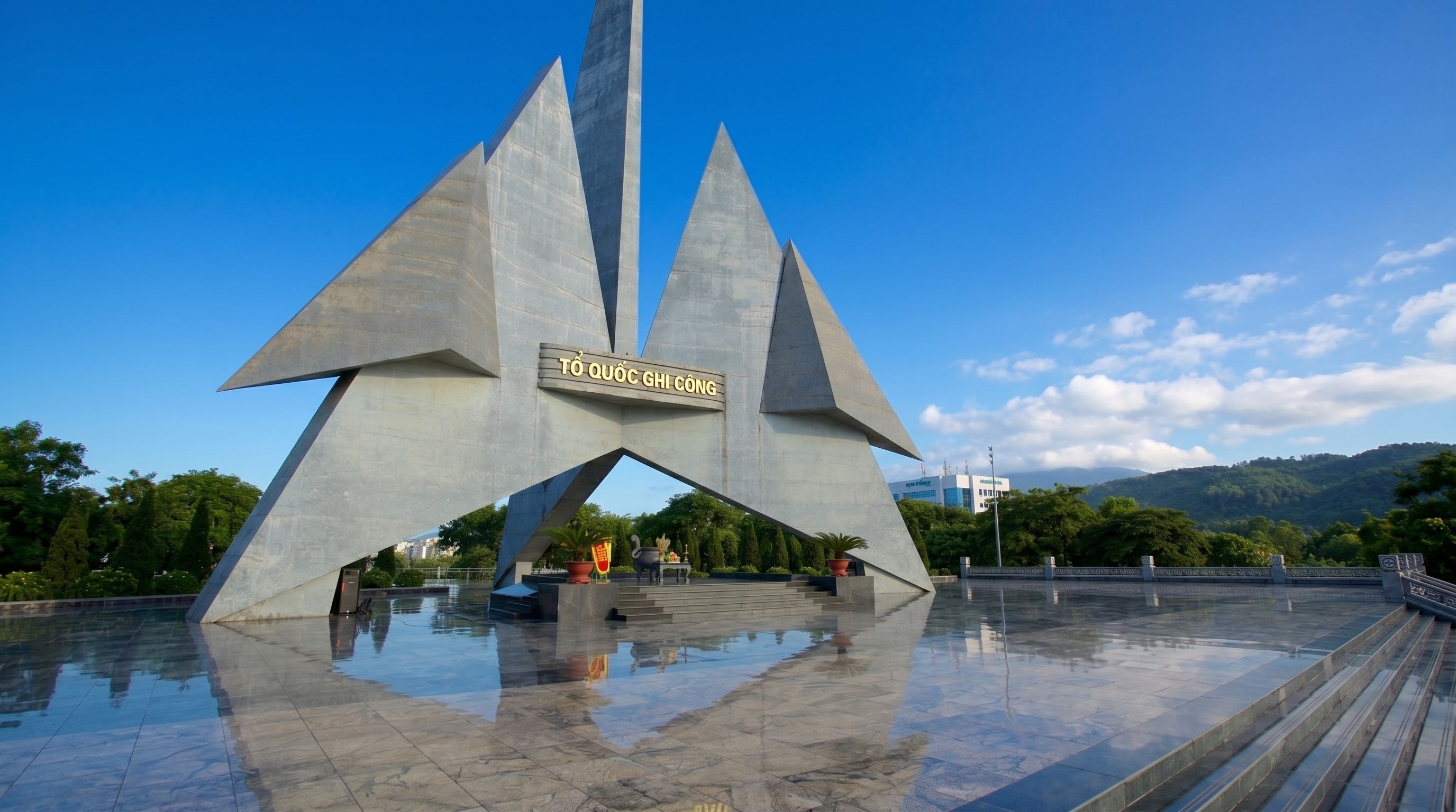 Khu Căn Cứ Cách Mạng Cam Đường