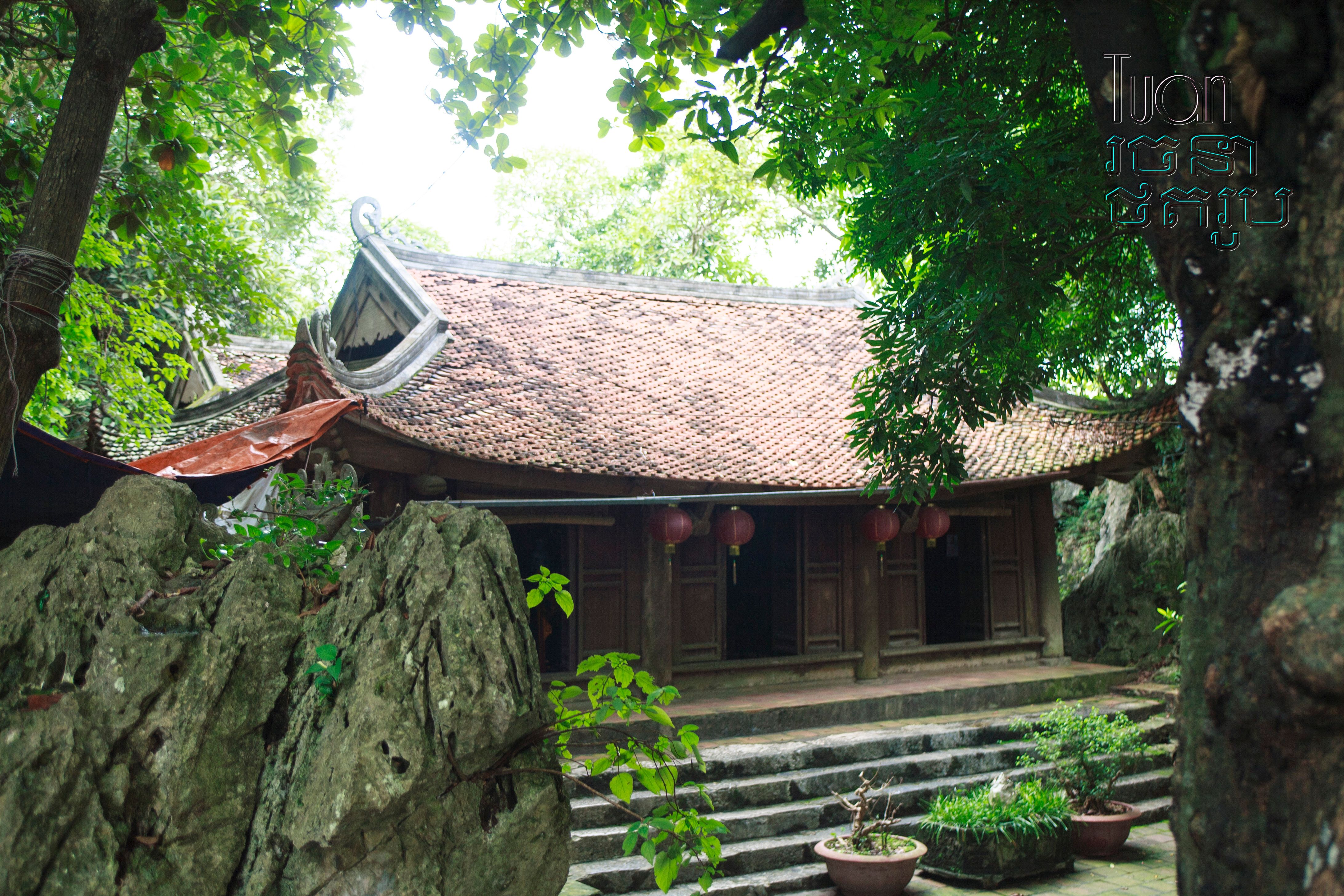 Chùa Thầy