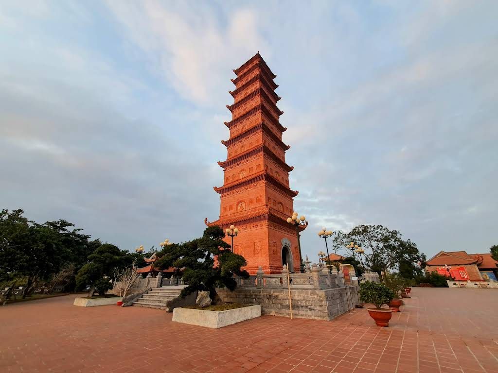Tháp Tường Long (tháp Đồ Sơn)