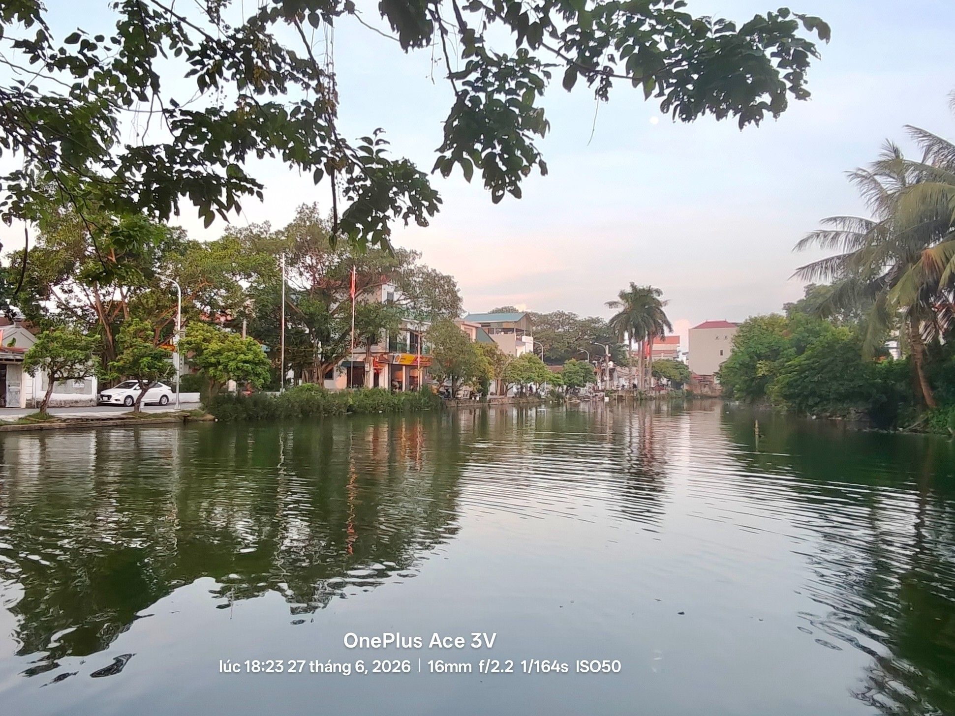 Kiệu Bà quay tại Đền Ngoài làng Hiệp Thuận
