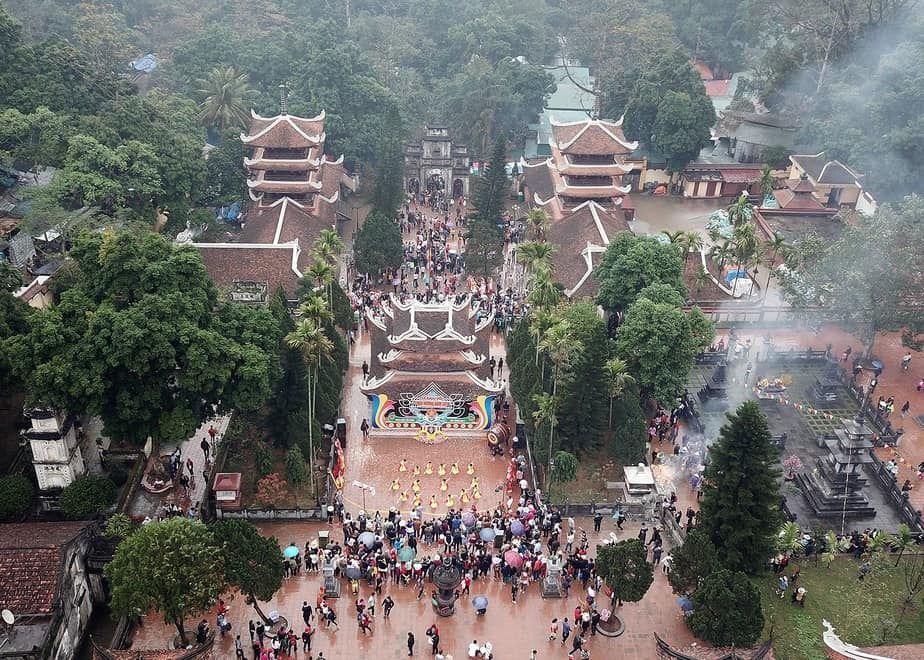 Hương Sơn – Vẻ đẹp ngàn năm giữa núi rừng và khói hương