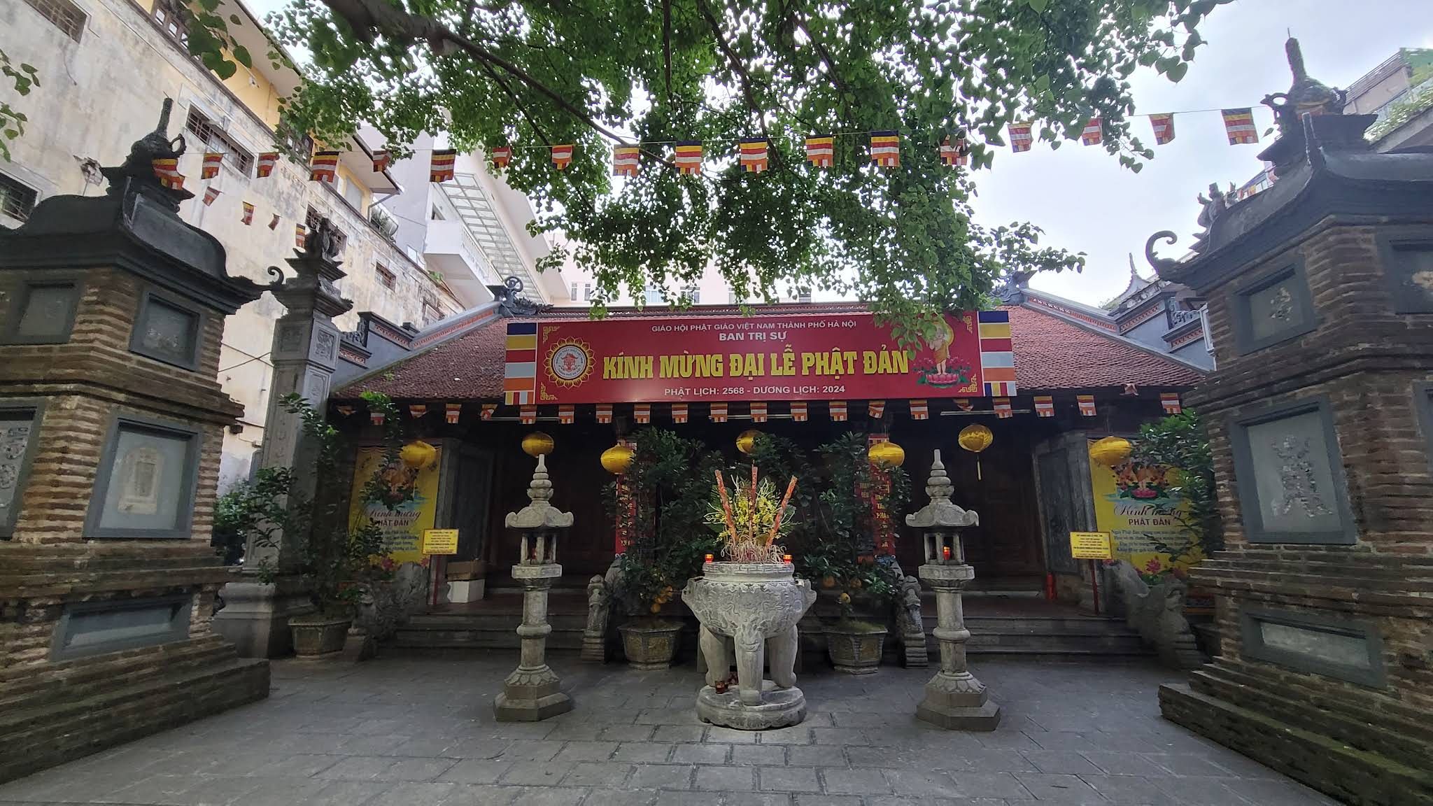 Chùa Bà Đá