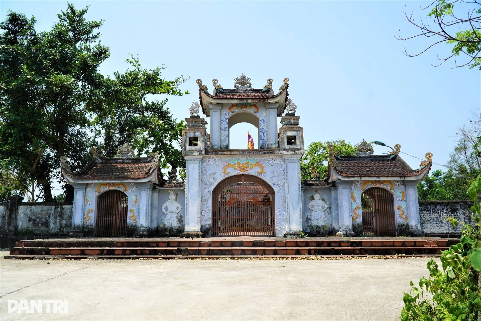 Tháp Đá Cẩm Duệ
