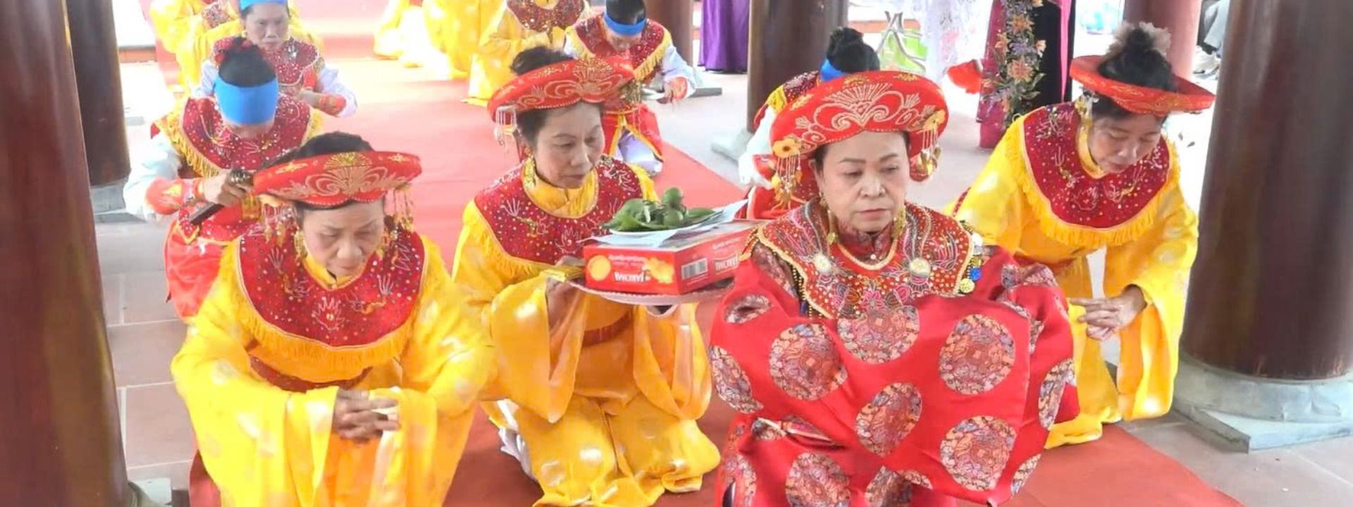 Hội làng Chè