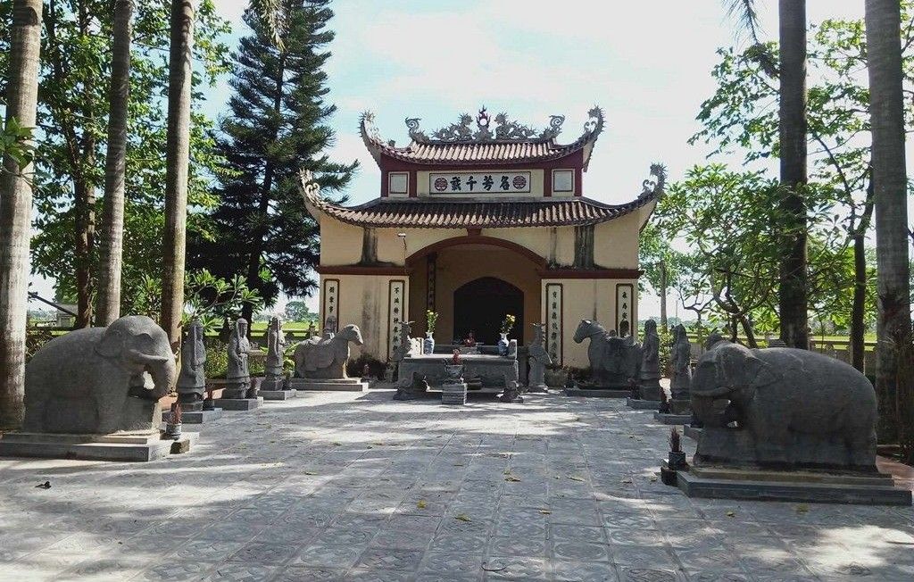 Lăng quận công Chu Xuân Hãn
