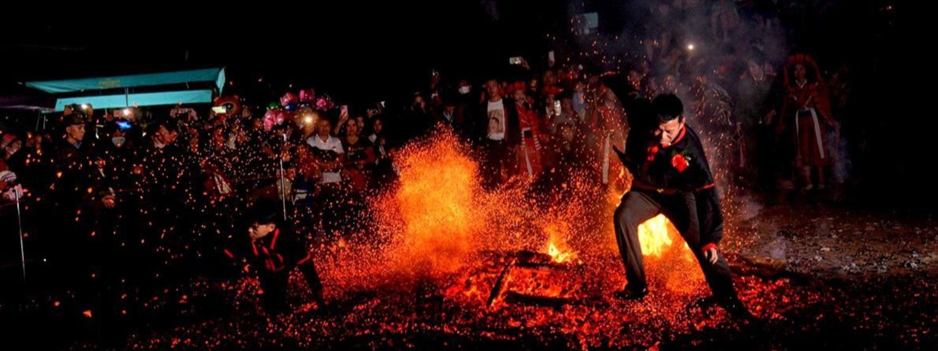 Lễ hội nhảy lửa của dân tộc Pà Thẻn