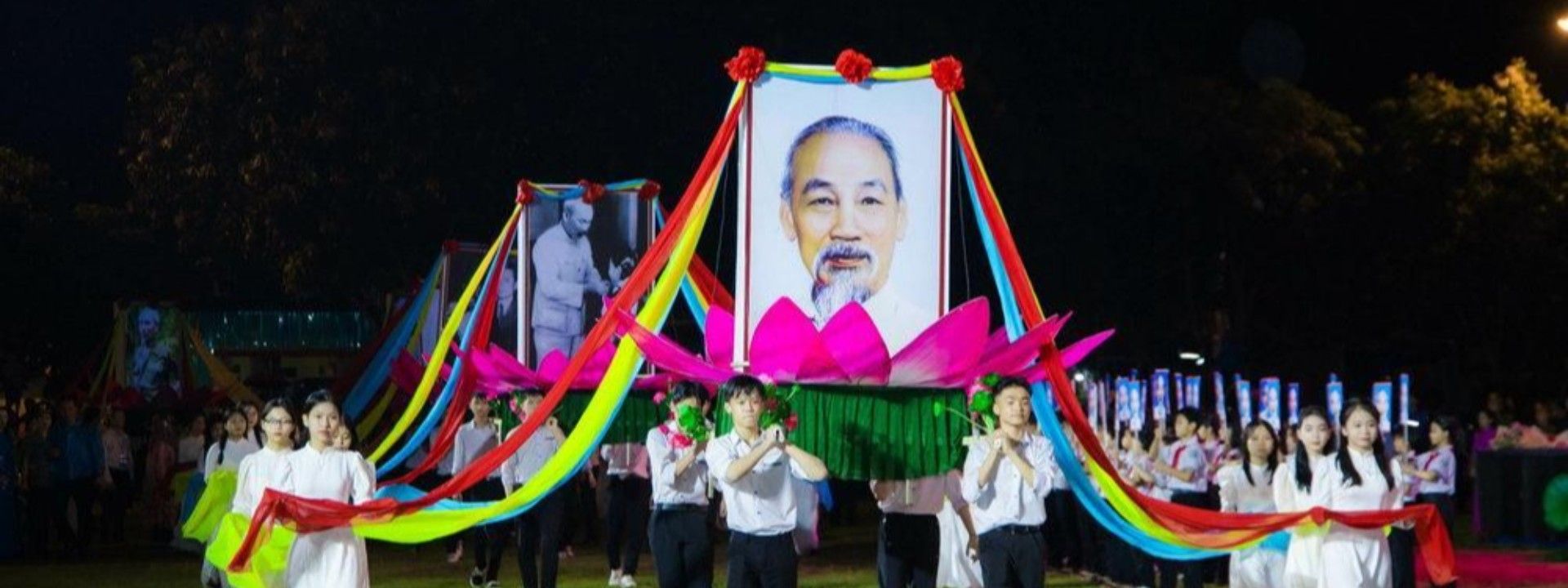Lễ hội Làng Sen