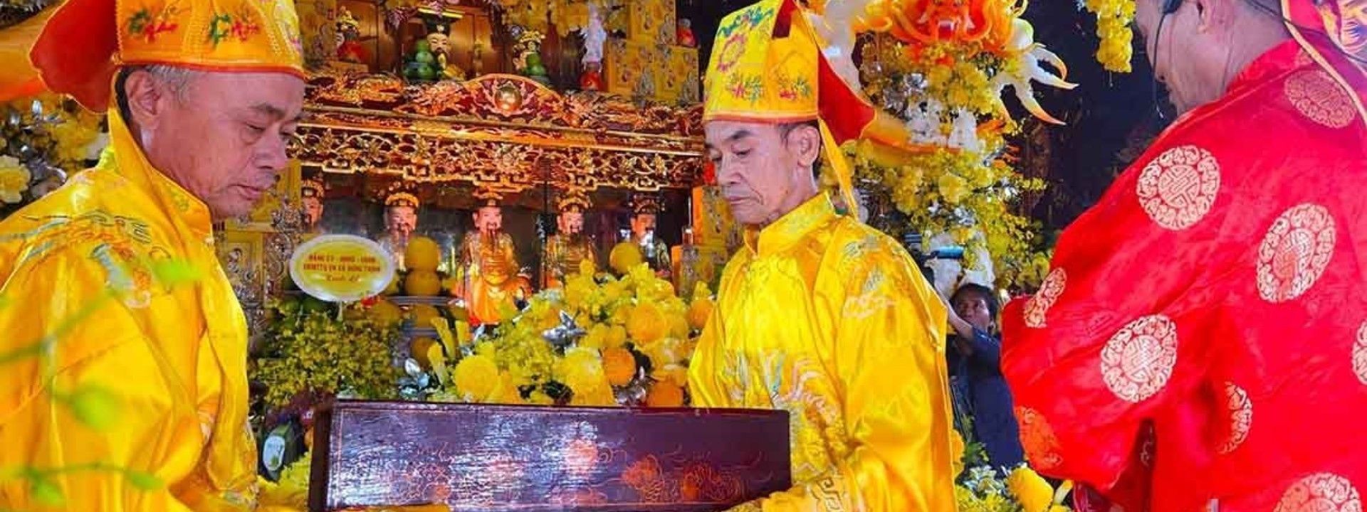 Lễ hội Đền Ông Hoàng Mười