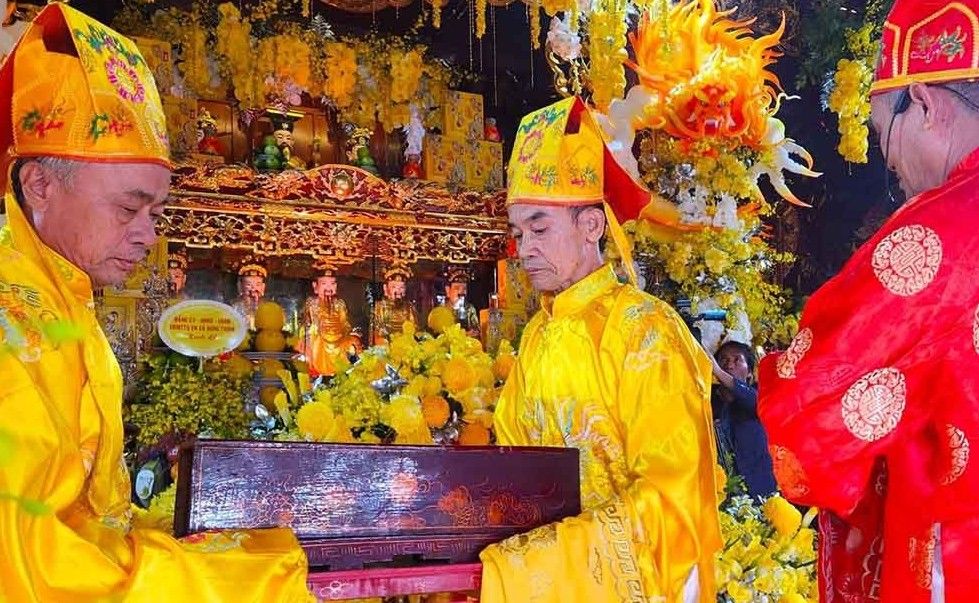 Lễ hội Đền Ông Hoàng Mười