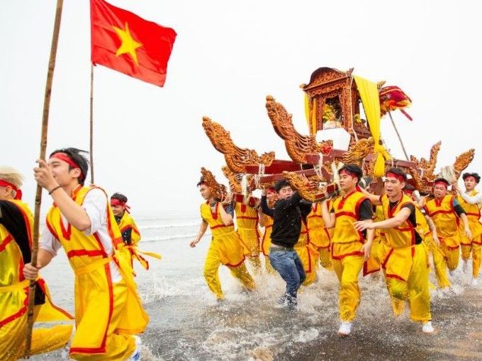 Lễ hội đền Cờn