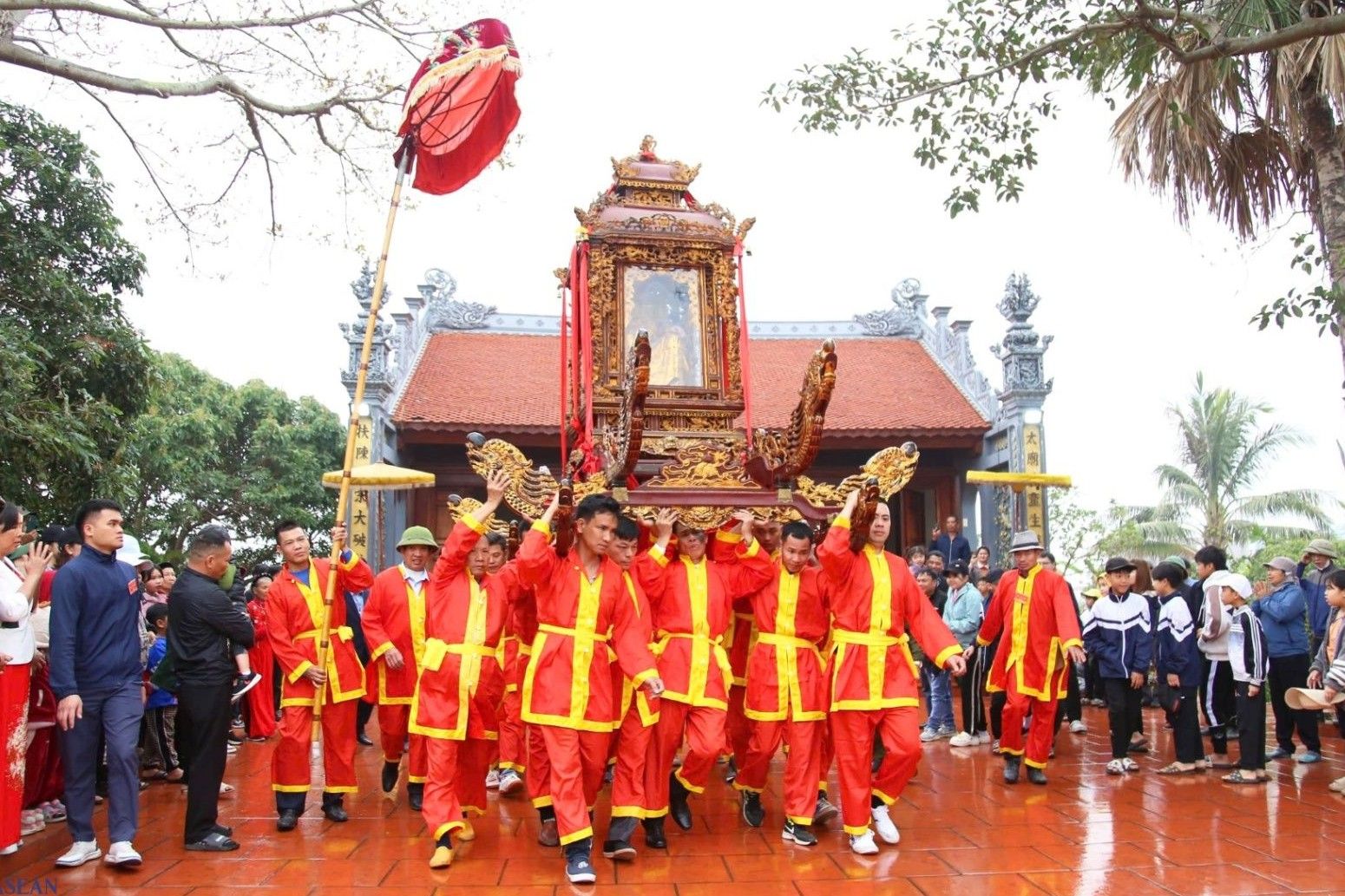 Lễ hội đình Trịnh Xuyên