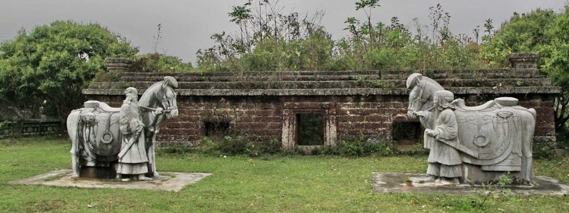 Lăng Dinh Hương