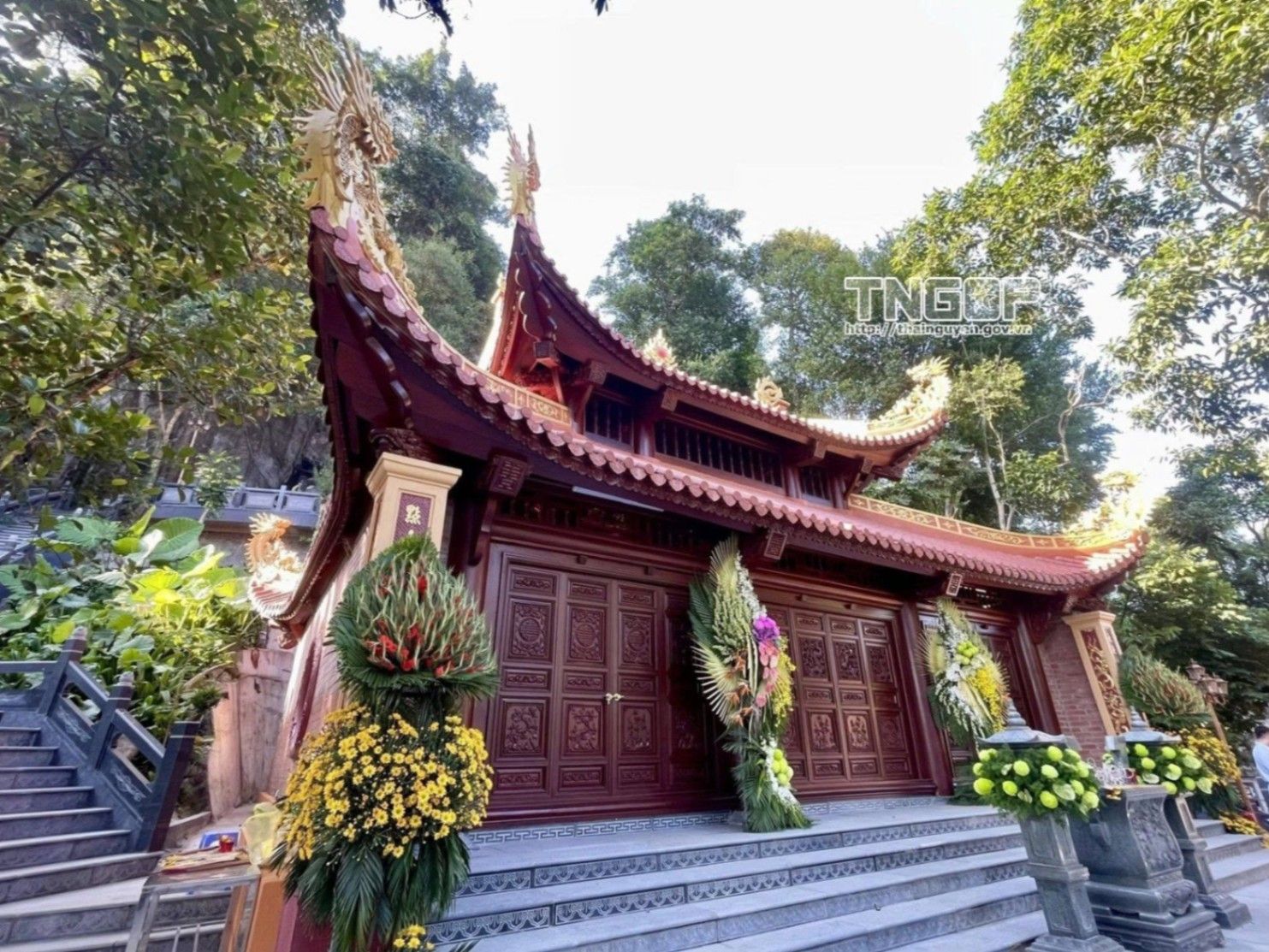 Đền Đuổm