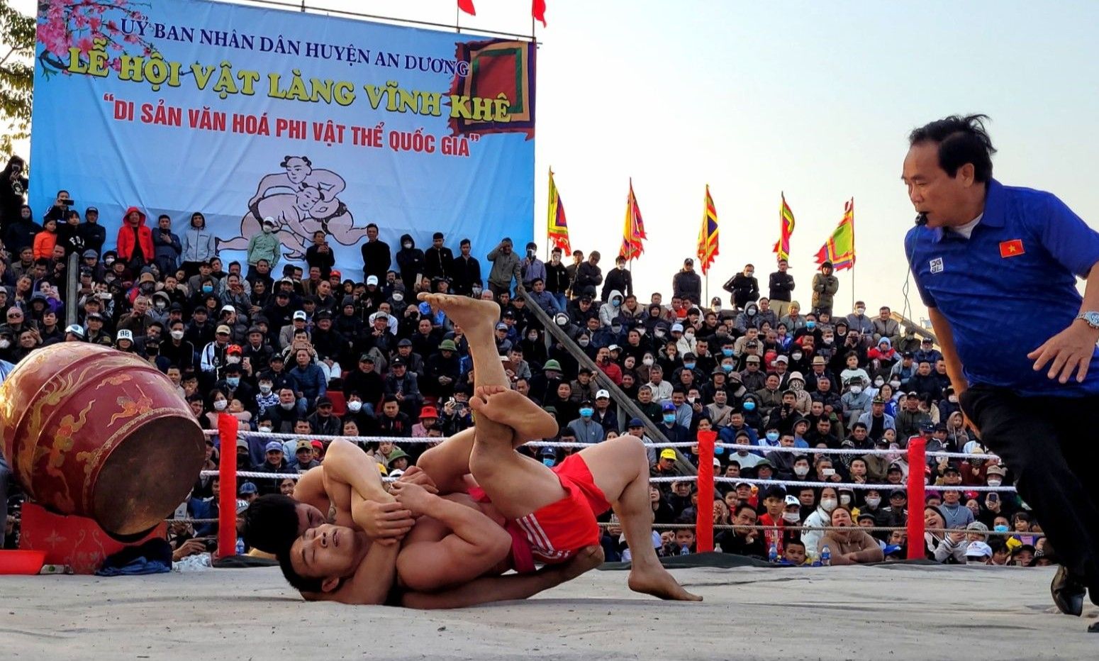 Lễ hội Vật làng Vĩnh Khê
