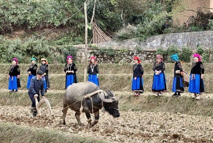 Lễ ra đồng (Pặt Oong) của người Pu Péo