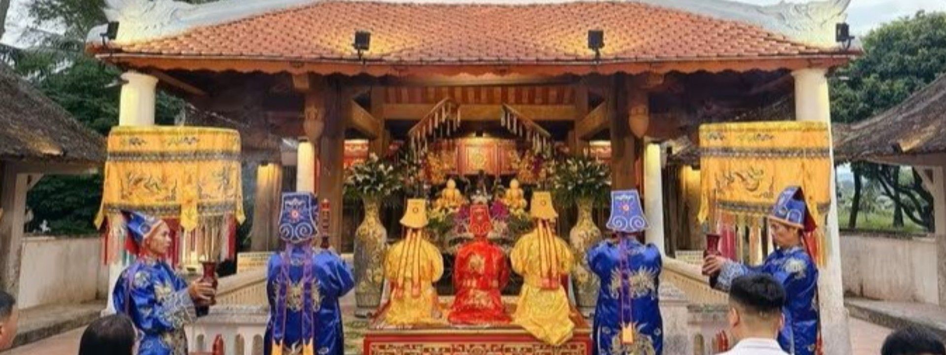 Lễ hội Đền Bạch Mã