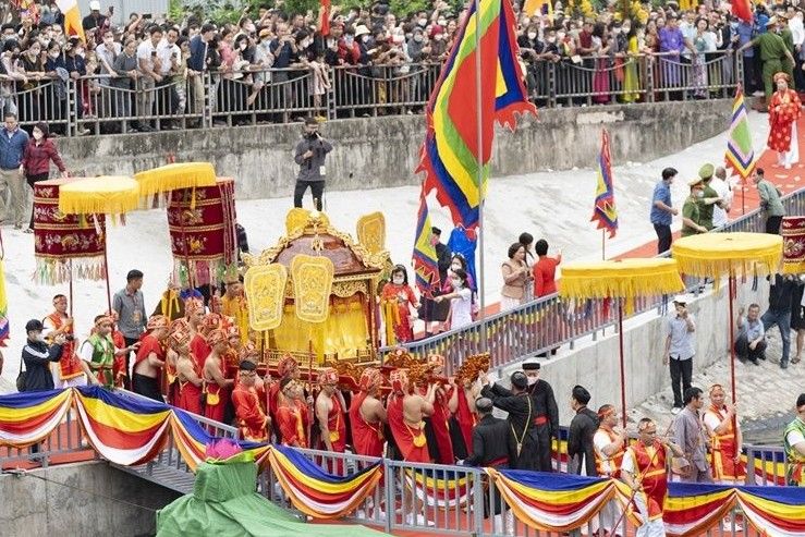 Hội chùa Láng