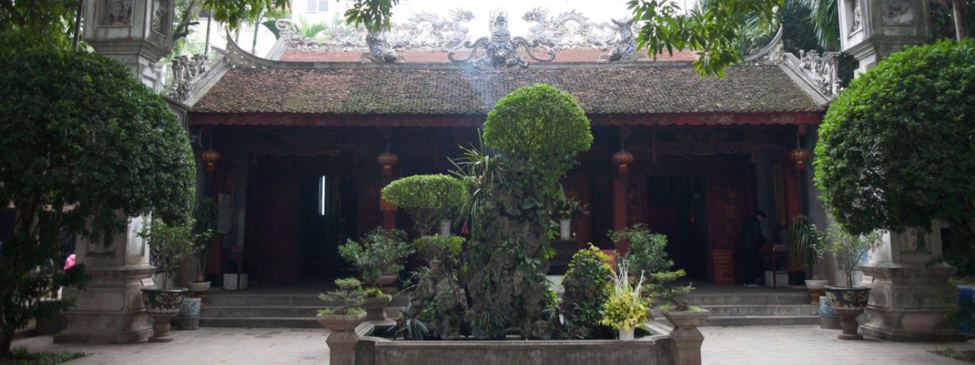 Đền Quán Thánh