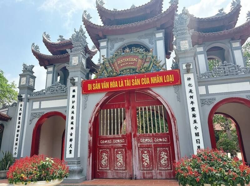 Đền Tam Giang