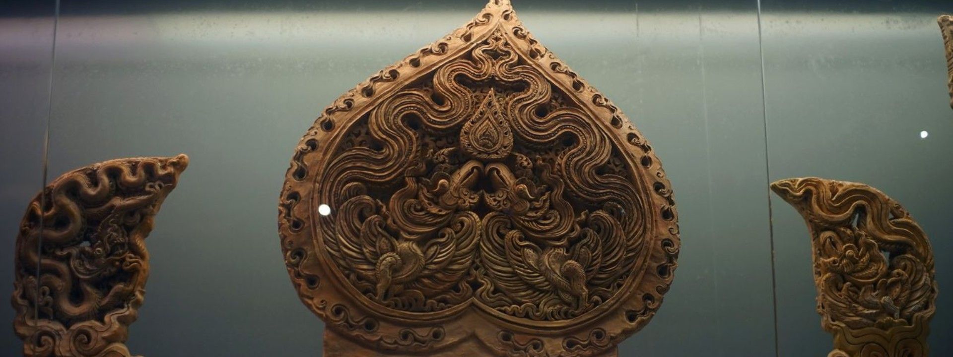 Lá đề chim phượng Hoàng thành Thăng Long