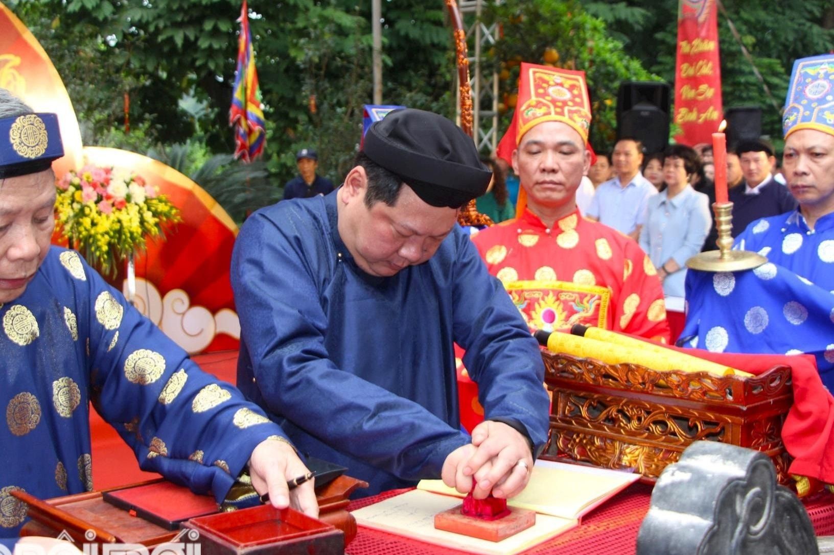 Hội đền Voi Phục