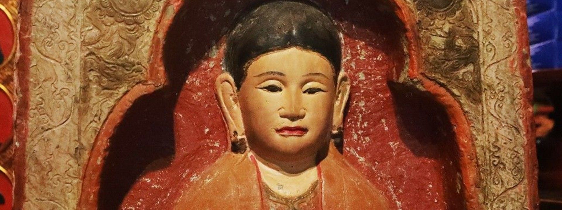 Phù điêu Thái Hoàng Thái hậu Vũ Thị Ngọc Toàn