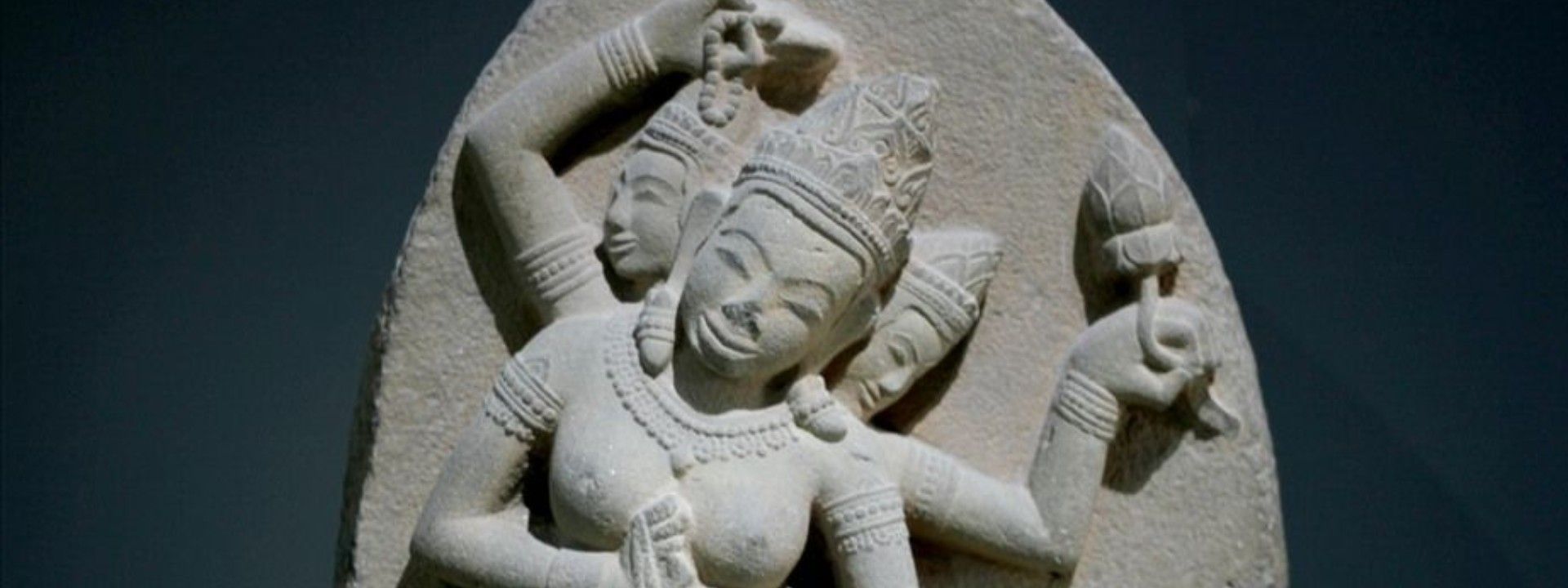 Phù điêu nữ Thần Sarasvati
