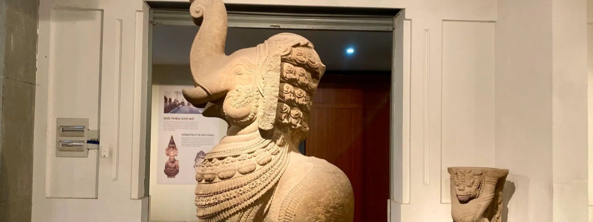 Tượng Gajasimha