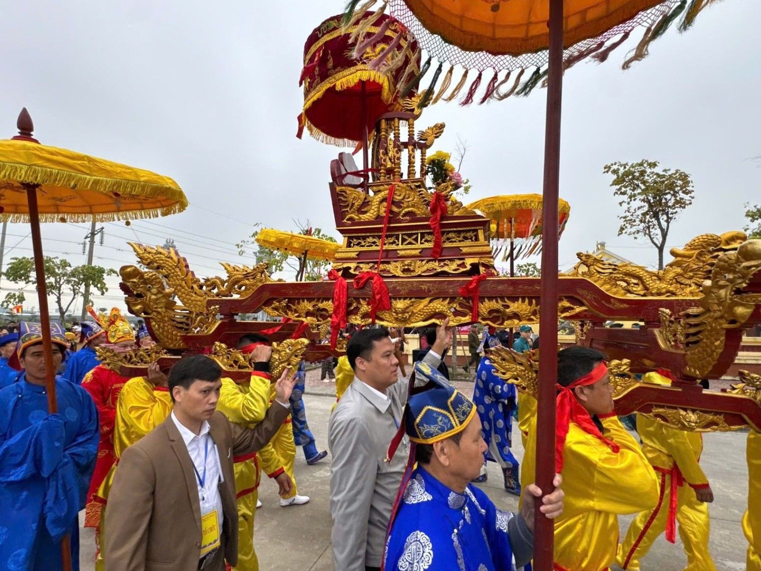 Lễ hội Đình, Nghè Vạn Yên