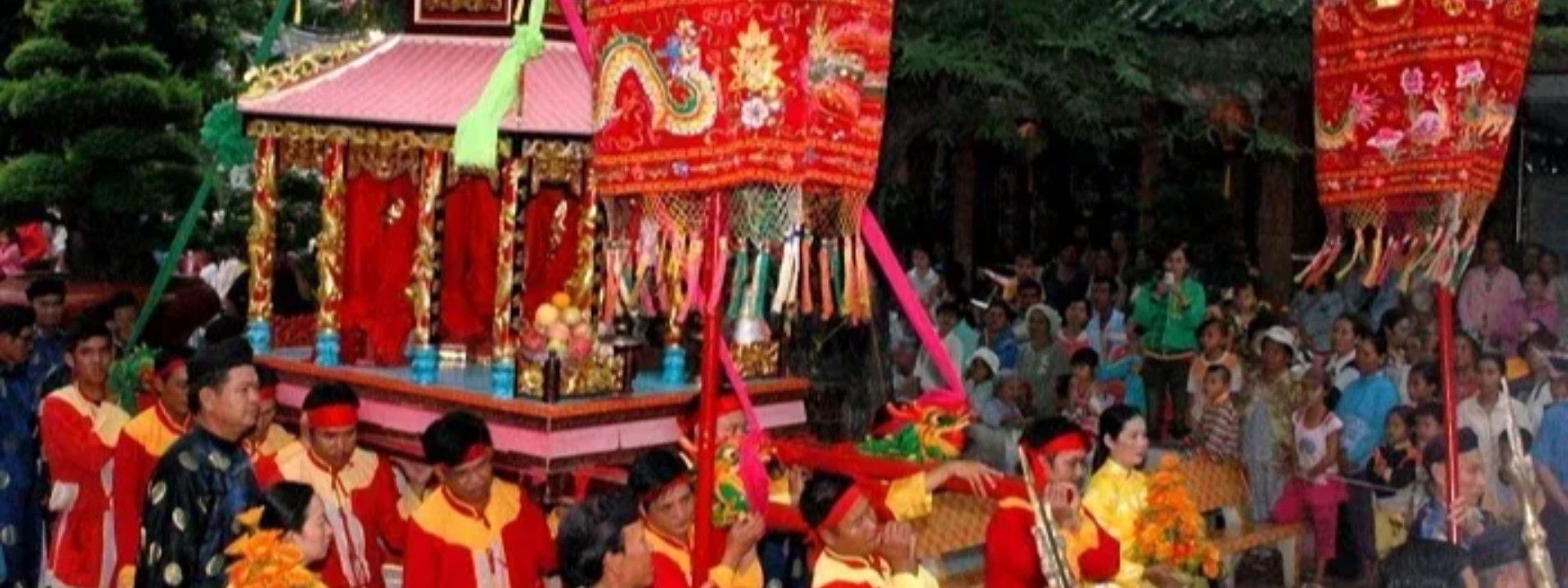 Lễ hội Dinh Bà Ông Lang