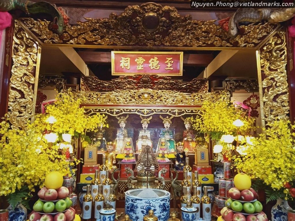 Đền Mẫu Thăng Long