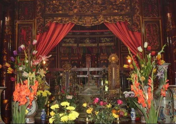 Đền Bạch Mã