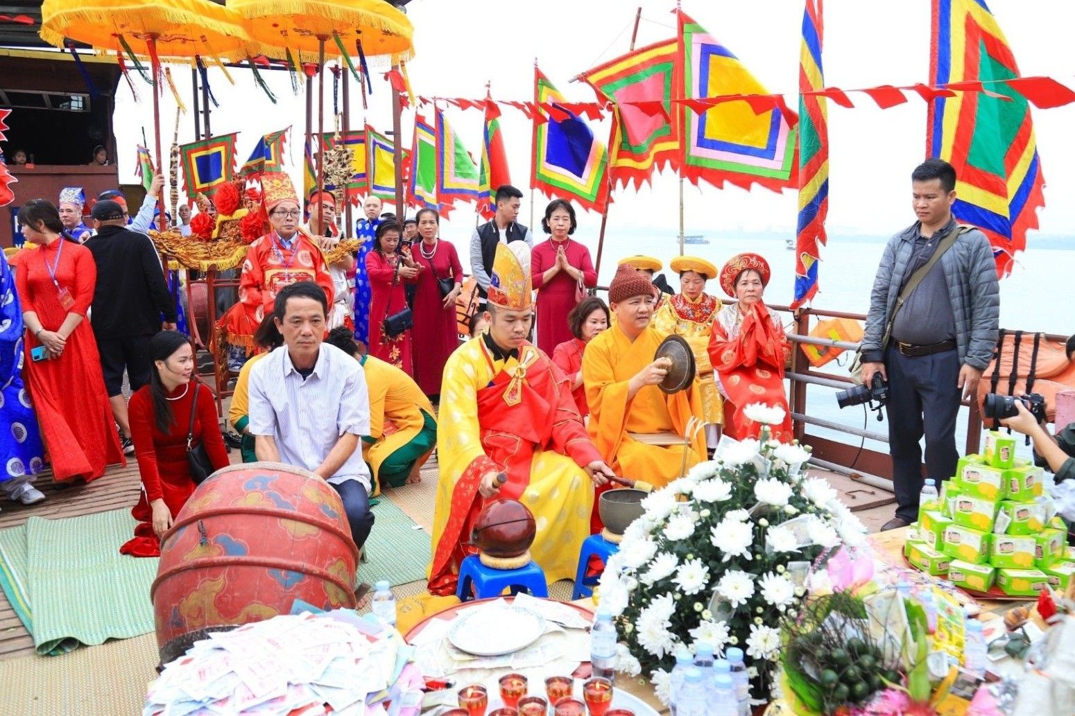 Hội làng Bát Tràng