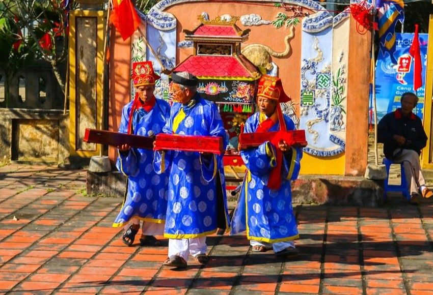 Lễ hội đình làng Tuý Loan