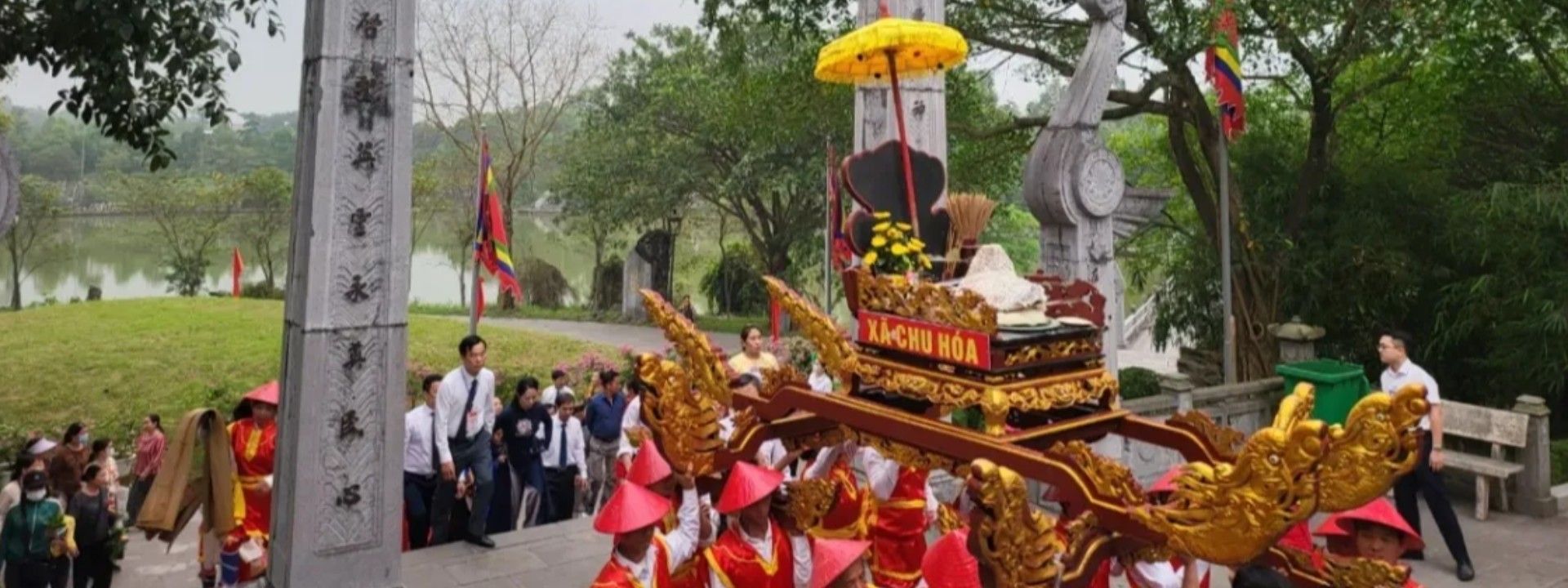 Lễ hội đền Quốc Tổ Lạc Long Quân