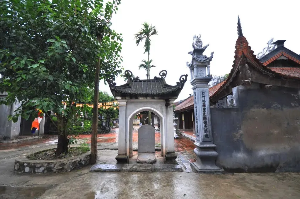 Tổng quan Đình Hiến
