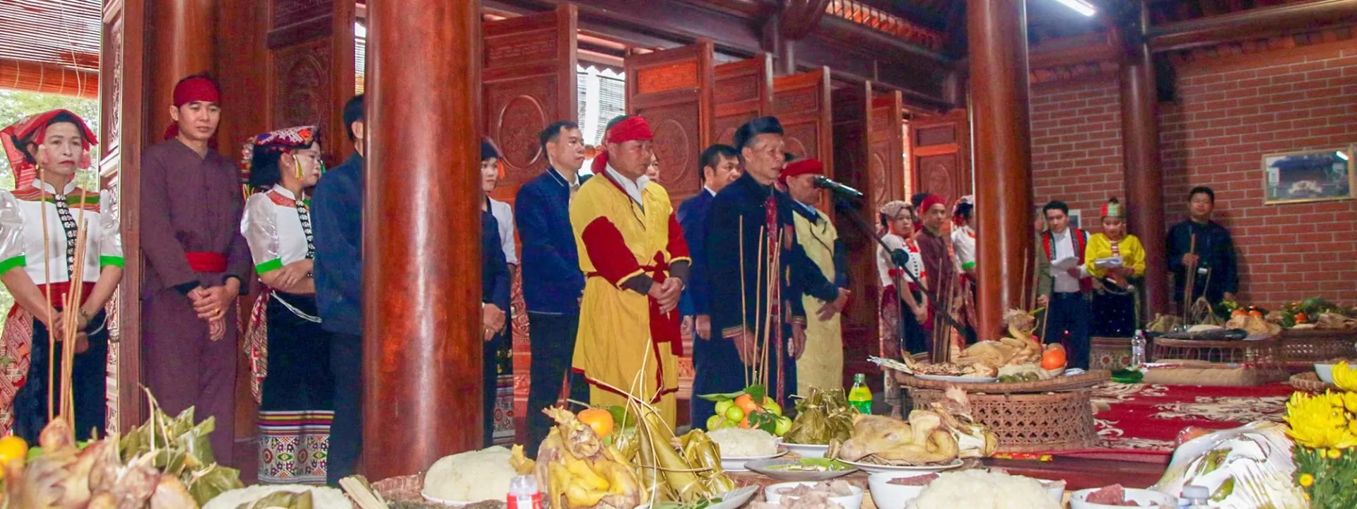 Lễ hội Hang Bua