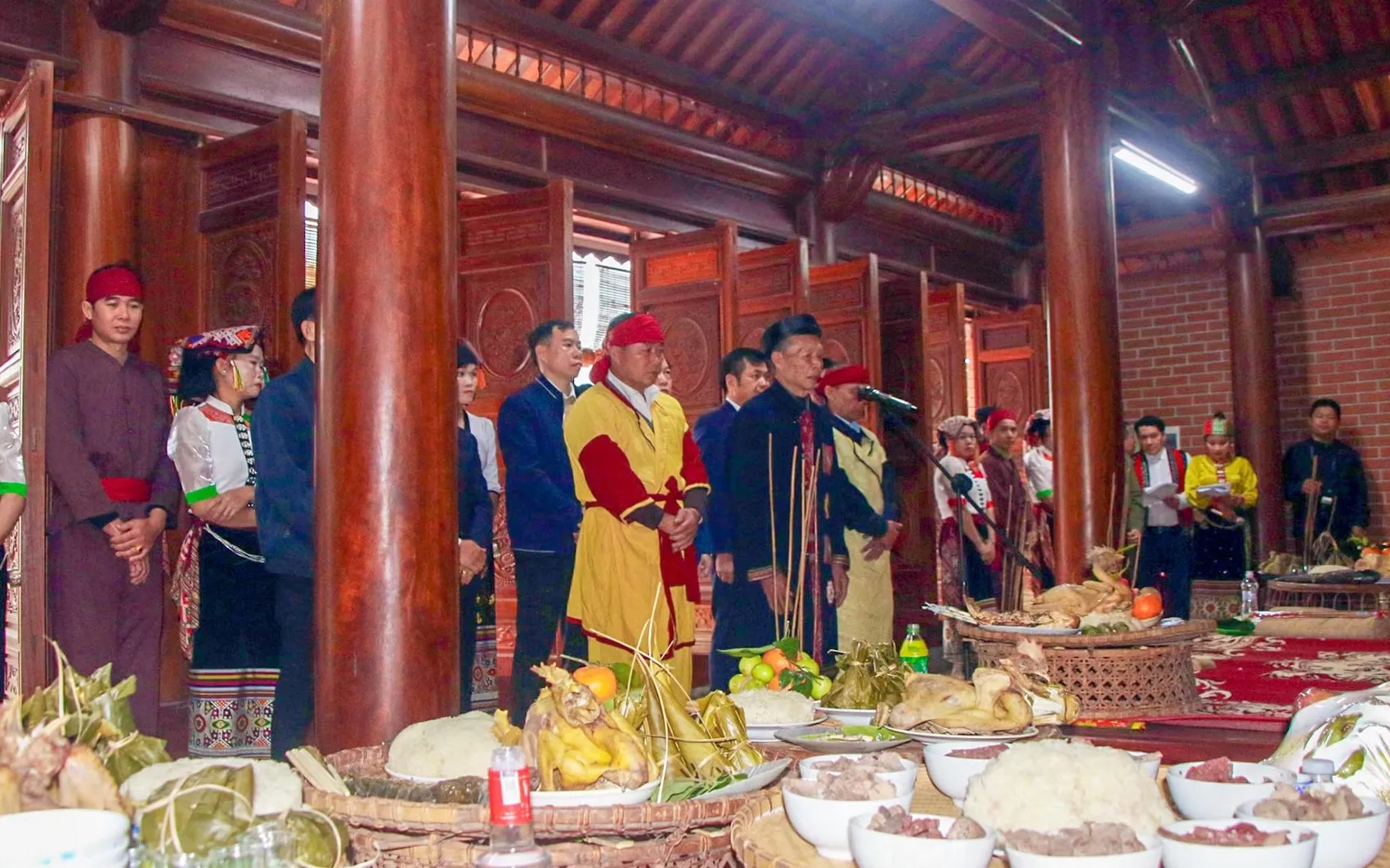 Lễ hội Hang Bua