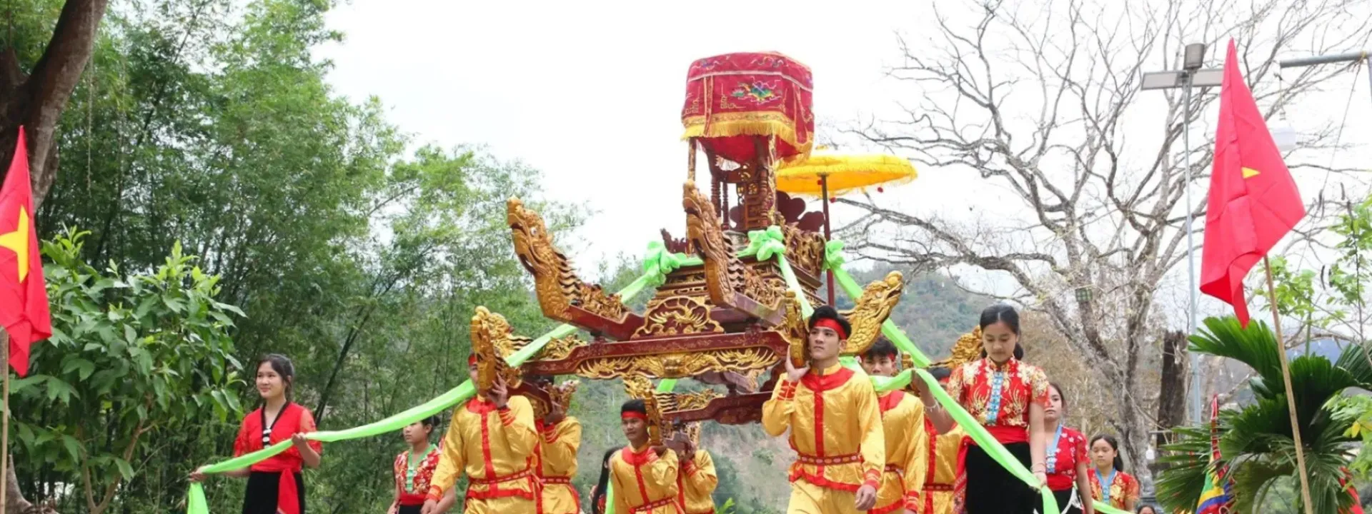 Lễ hội Đền Vạn Cửa Rào