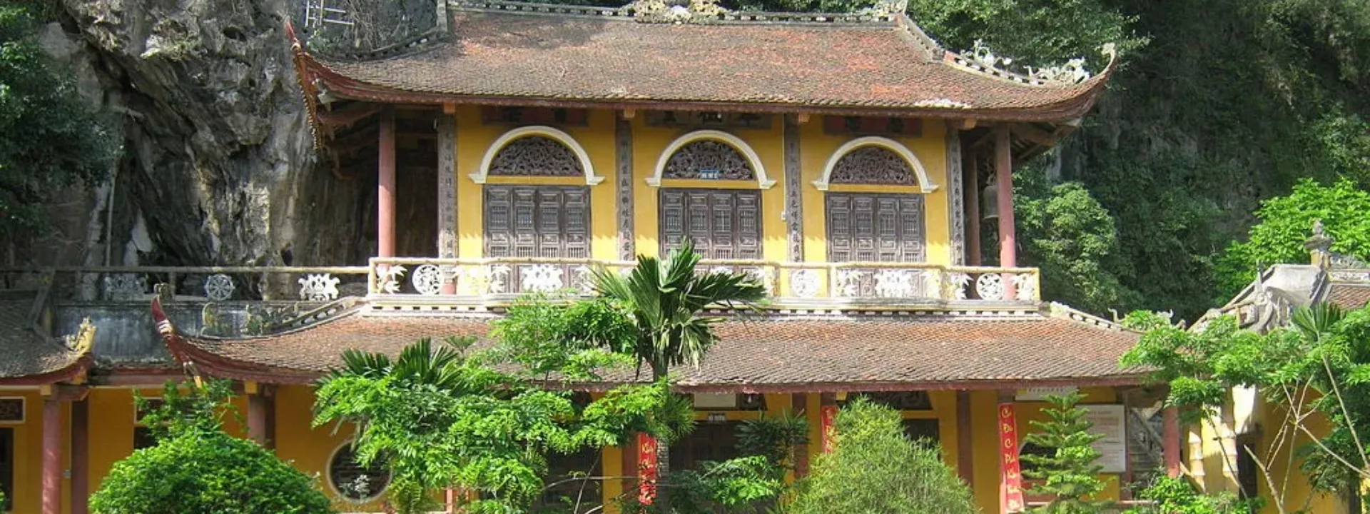 Chùa Và Động Địch Lộng