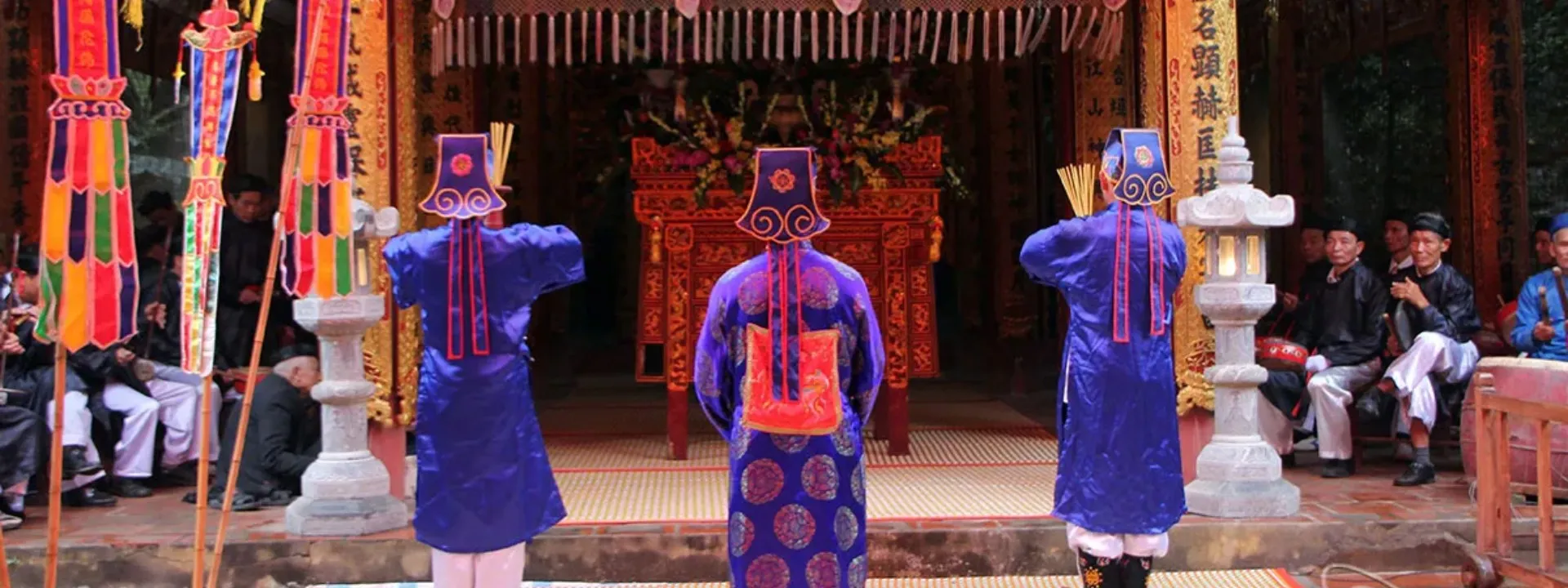 Hội làng La Dương