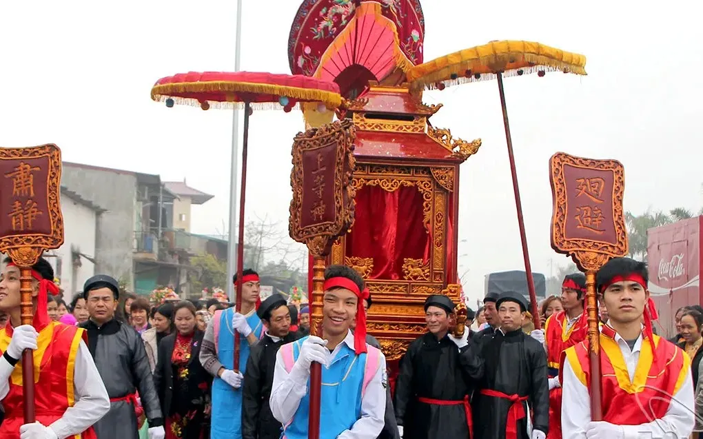 Hội làng La Dương