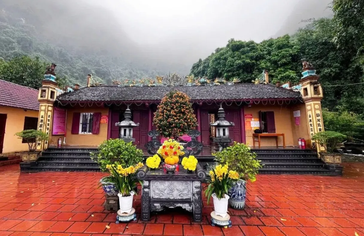 Đền Vực Vông